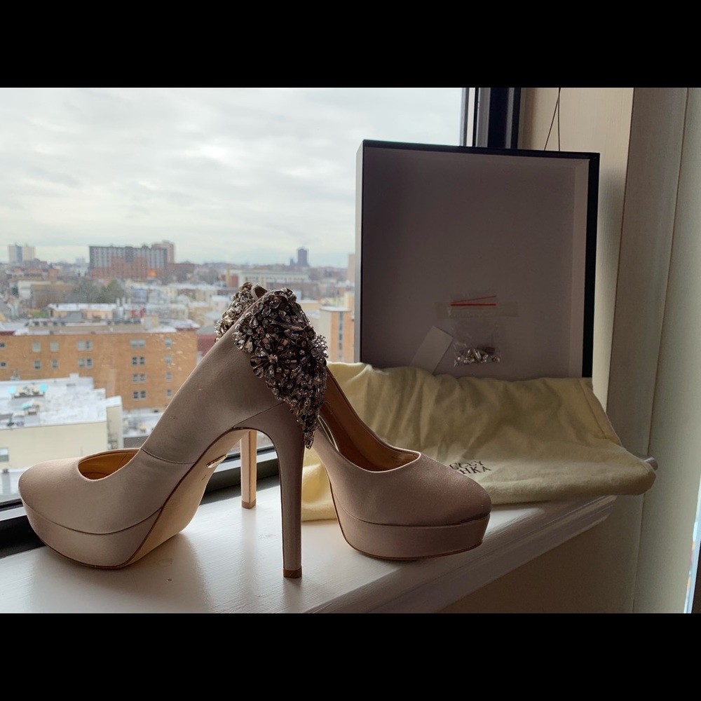 Badgley Mischka Evening Pumps